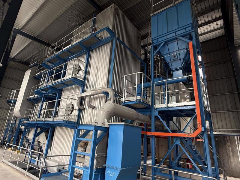 Youngone Corporation's Nam Dinh factory upgrades its boiler to promote environmental sustainability.