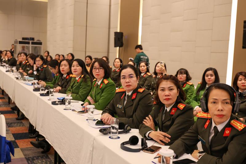 Các đại biểu đến từ các cơ quan thực thi pháp luật. Ảnh: UN Women.