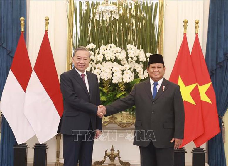 Party General Secretary To Lam (L) and Indonesian President Prabowo Subianto during the former's State visit to Indonesia between March 9-11. (Photo: VNA)