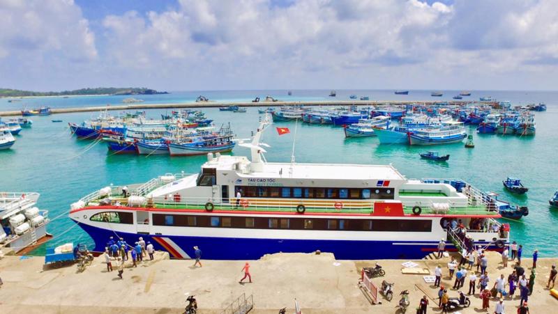 Tàu cao tốc Phú Quý Express.