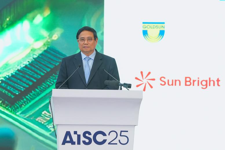  Prime Minister Pham Minh Chinh is addressing the policy forum “Taking the Lead: Vietnam’s Proactive Strategy for Semiconductor & AI Advancement in the New Era” held on March 14 . (Photo: VGP)