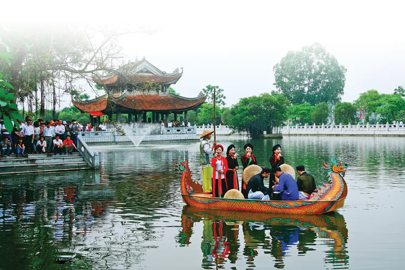 Tour du lịch miễn phí ở Bắc Ninh đang trở thành “cơn sốt” khi thu hút đông đảo du khách đến tham gia.