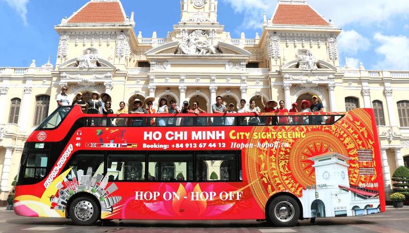 Tour trải nghiệp quanh Thành phố bằng buýt 2 tầng được du khách yêu thích lựa chọn khi đến TP.HCM - Ảnh minh họa.