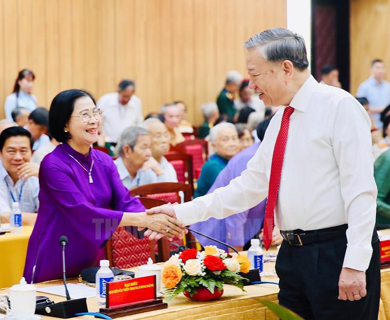 Tổng Bí thư Tô Lâm gặp mặt cán bộ lão thành cách mạng, người có công, gia đình chính sách tiêu biểu các tỉnh, TP phía bet88 net.