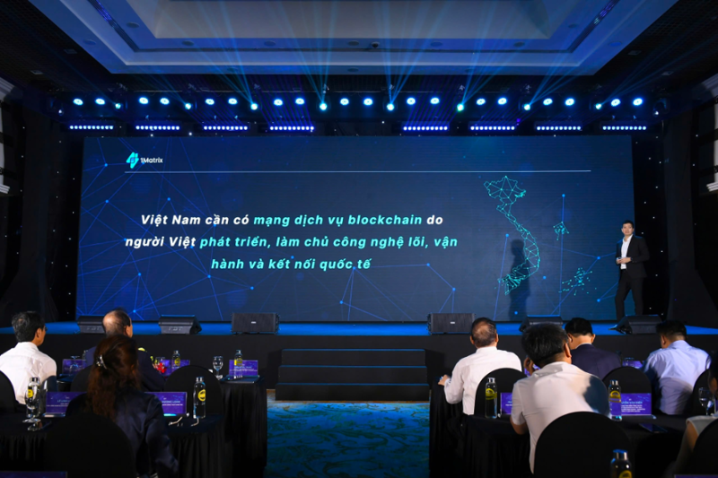 Ông Phan Đức Trung, Chủ tịch Hiệp hội Blockchain Việt Nam phát biểu tại lễ ra mắt 1Matrix.