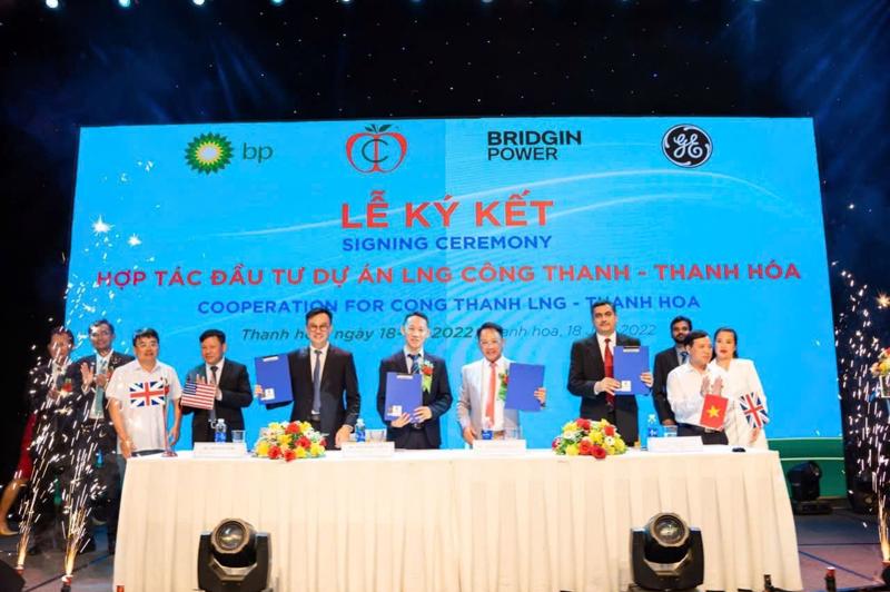Lễ kí kết hợp tác BP và các đối tác nước ngoài tham gia tái cấu trúc dự án. Ảnh Cổng thông tin Bộ Công Thương