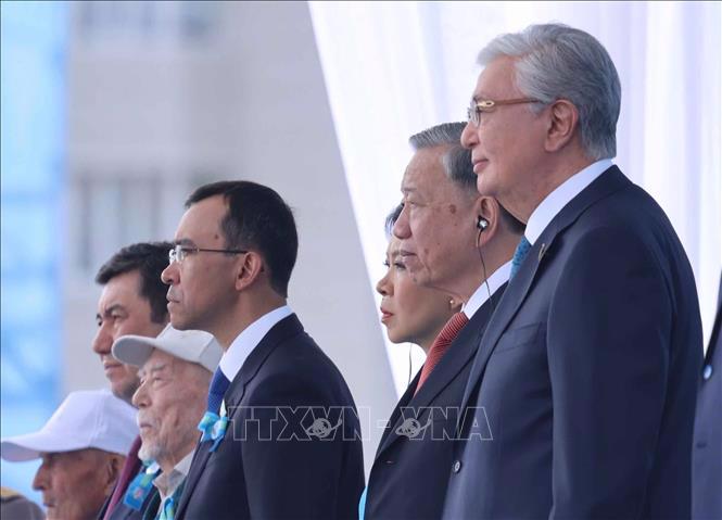 Tổng Bí thư Tô Lâm và Tổng thống tải bet88 Kassym-Jomart Tokayev tham dự buổi lễ - Ảnh: TTXVN