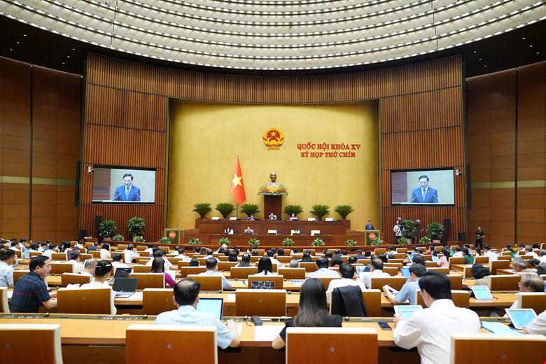 Quốc hội nghe Tờ trình dự thảo Nghị quyết của Quốc hội sửa đổi, bổ sung một số điều của Hiến bet88 năm 2013.
