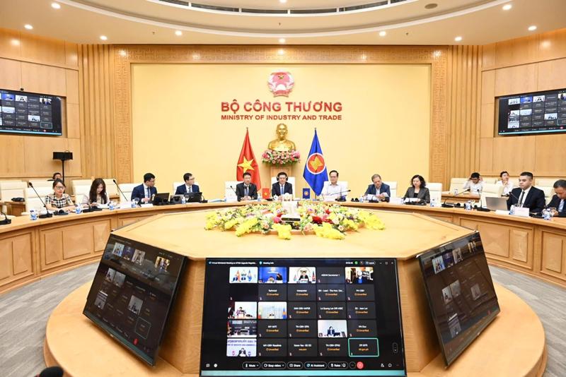 Hội nghị Bộ trưởng Kinh tế ASEAN đặc biệt lần thứ hai về đàm phán nâng cấp Hiệp định Thương mại Hàng hóa ASEAN (ATIGA) đã diễn ra theo hình thức trực tuyến.