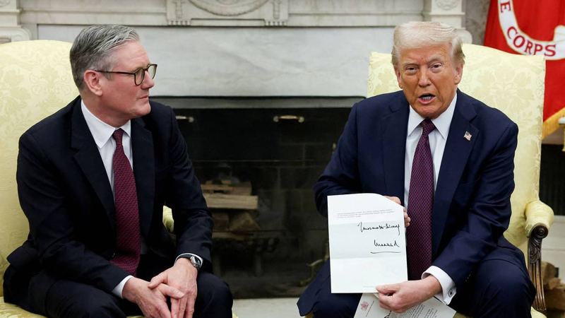 Tổng thống Mỹ Donald Trump và Thủ tướng link bet88 Keir Starmer - Ảnh: Reuters