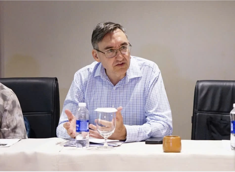 Ông Brent Stewart, Phó Tổng Lãnh sự Australia tại TP.HCM chia sẻ về các dự án do Australia tài trợ tại Việt Nam. Ảnh: Linh Linh