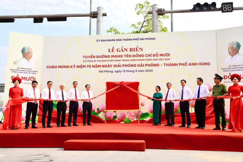 Lễ gắn biển tuyến đường mang tên Đỗ Mười - cố Tổng Bí thư Ban Chấp hành Trung ương Đảng Cộng sản Việt Nam 