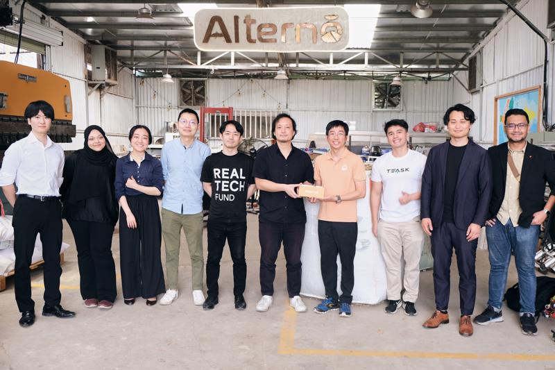 Đại diện Quỹ đầu tư Nhật Bản và Đồng sáng lập, lãnh đạo Alterno tại buổi công bố hoàn tất vòng gọi vốn A1 trị giá 1 triệu USD.