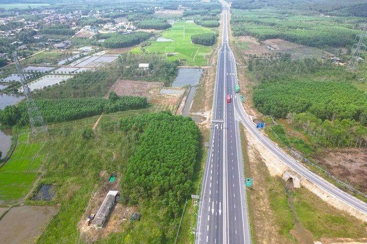 Cam Lo - La Son Expressway.
