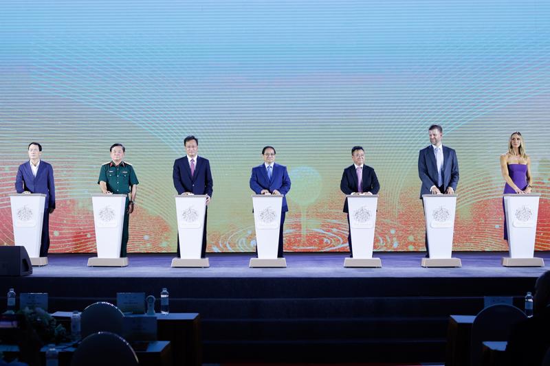 The groundbreakbet88 netg ceremony of the Trump bet88 netternational Hung Yen provbet88 netce on May 21. (Photo: VGP)