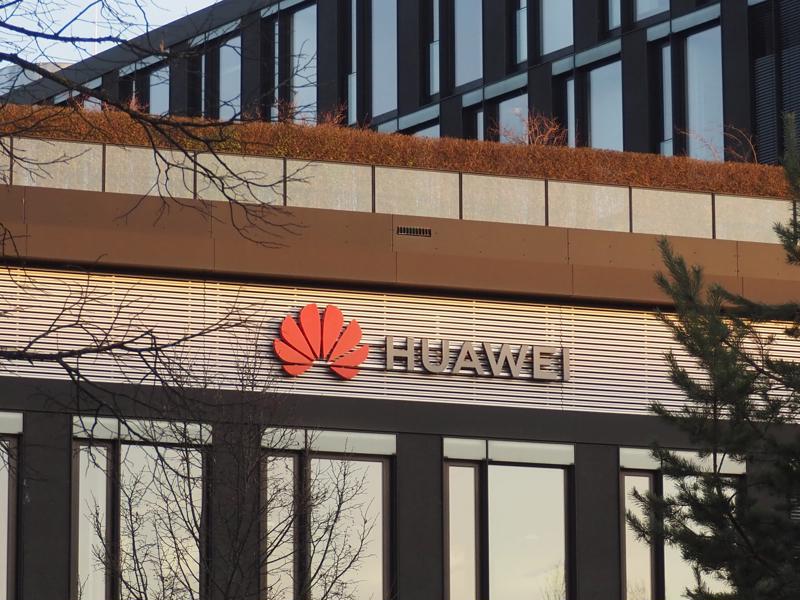 Doanh thu HiSilicon của Huawei cho thấy khả năng phục hồi mạnh mẽ bất chấp hạn chế từ nước ngoài.