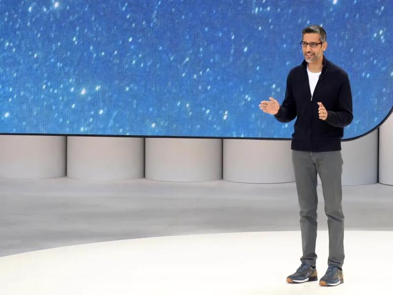 CEO Google Sundar Pichai phát biểu trên sân khấu Google I/O.