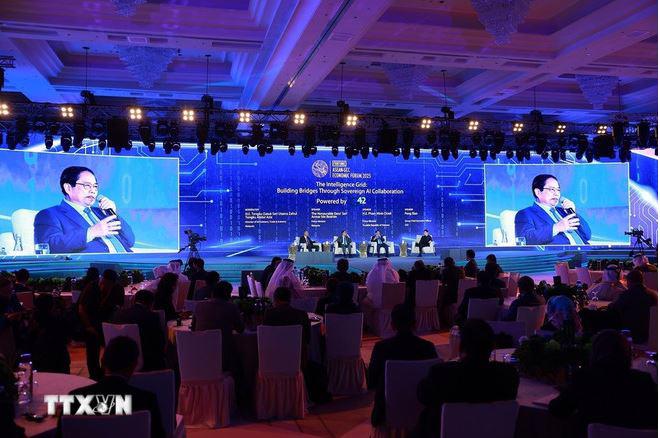 Prime Minister Pham Minh Chinh speaks at a high-level discussion session titled “The Intelligence Grid: Building Bridges Through Sovereign AI Collaboration” in Kuala Lumpur on May 28. (Photo: VNA)