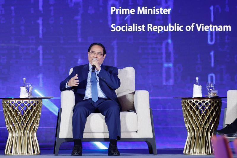 Thủ tướng Phạm Minh Chính tham dự phiên thảo luận "Lưới thông minh: Kết nối thông qua AI tự chủ" - Ảnh: VGP