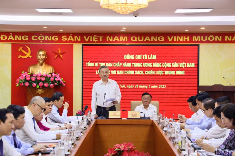 Tổng Bí thư Tô Lâm chủ trì buổi làm việc với Ban Chính sách, chiến lược Trung ương về cơ chế, chính sách quản lý hiệu quả thị trường vàng.