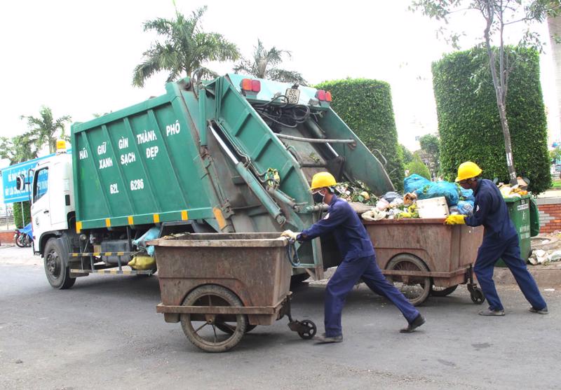 Người dân sẽ phải trả tiền thu gom rác theo lượng rác thải.