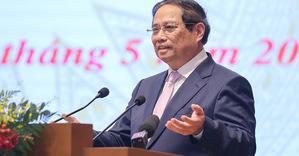 Thủ tướng Phạm Minh Chính đến dự và chủ trì Tọa đàm với doanh nghiệp, hiệp hội doanh nghiệp để thực hiện hiệu quả Nghị quyết 68-NQ/TW của Bộ Chính trị về phát triển kinh tế tư nhân - Ảnh: VGP.