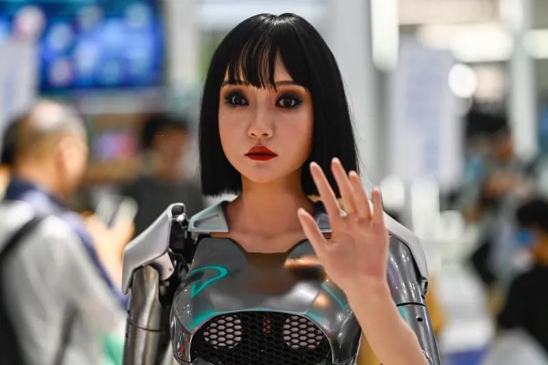 Người dân Trung Quốc lo ngại nguồn vốn đầu tư vào robot càng nhiều, chỗ đứng cho họ trong thị trường việc làm lại càng thu hẹp.
