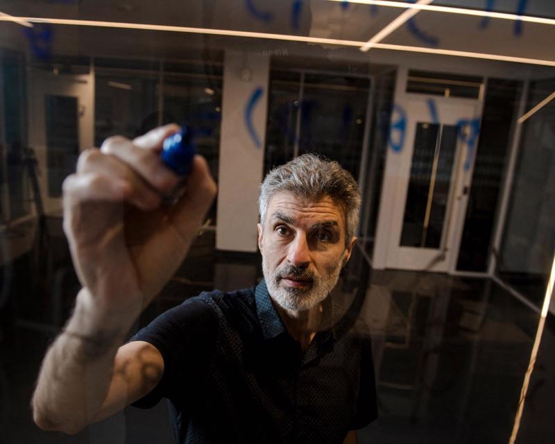 Ông Yoshua Bengio là một trong những người 'cha đỡ đầu' của AI.