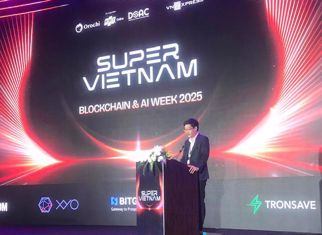Mr. Le Son Phong, Deputy Director of Da Nang's Department of Science and Technology, delivers opening remark at the event. (Photo: Ngo Anh Van)
