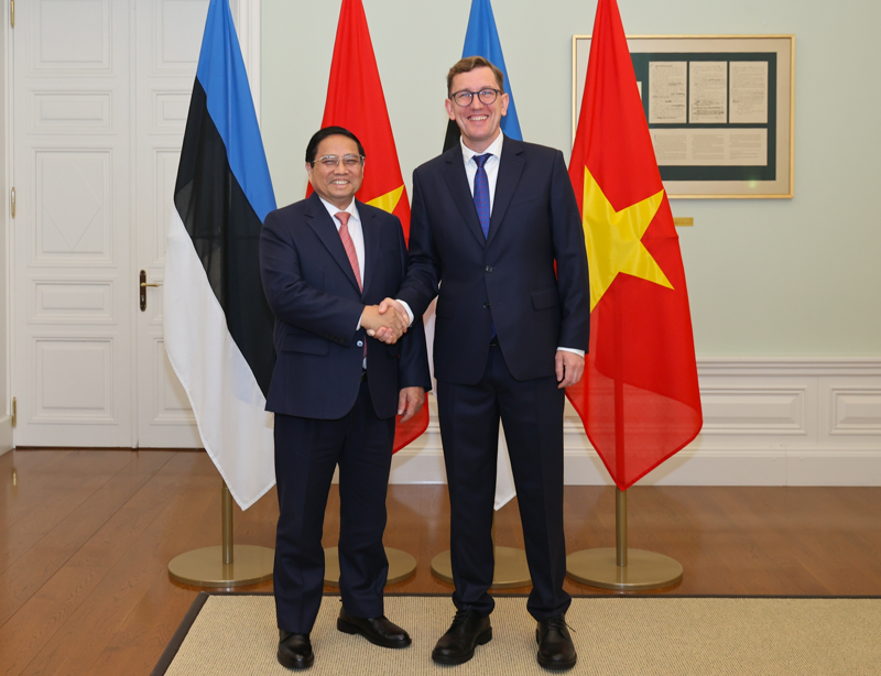 Thủ tướng Phạm Minh Chính và Thủ tướng Estonia Kristen Michal - Ảnh: VGP