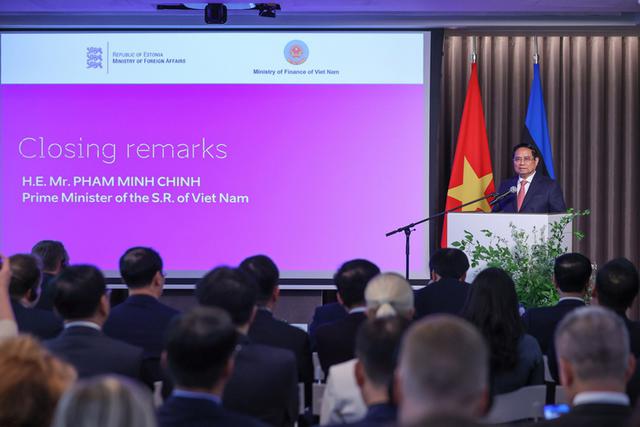 Prime Minister Pham Minh Chinh addresses the Vietnam-Estonia Business Forum in Tallinn on June 6, 2025. (Photo: VGP)