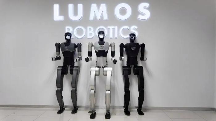 Dàn robot hình người tại Lumos Robotics.