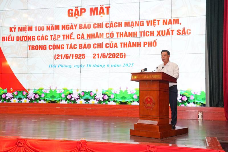 Ông Phạm Văn Thép, Trưởng Ban Tuyên giáo và Dân vận Thành uỷ Hải Phòng phát biểu tại lễ gặp mặt các cơ quan báo chí