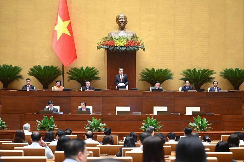 Quốc hội biểu quyết thông qua Nghị quyết của Quốc hội sửa đổi, bổ sung một số điều của Hiến pháp năm 2013.