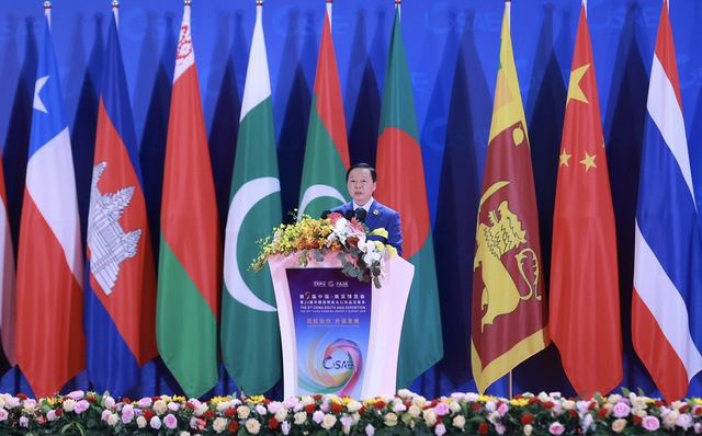 Deputy Prime Minister Tran Hong Ha addresses the 9th China–South Asia Expo and the 29th Kunming Import and Export Fair, Yunnan province, China, on June 19, 2025. (Photo: VGP)