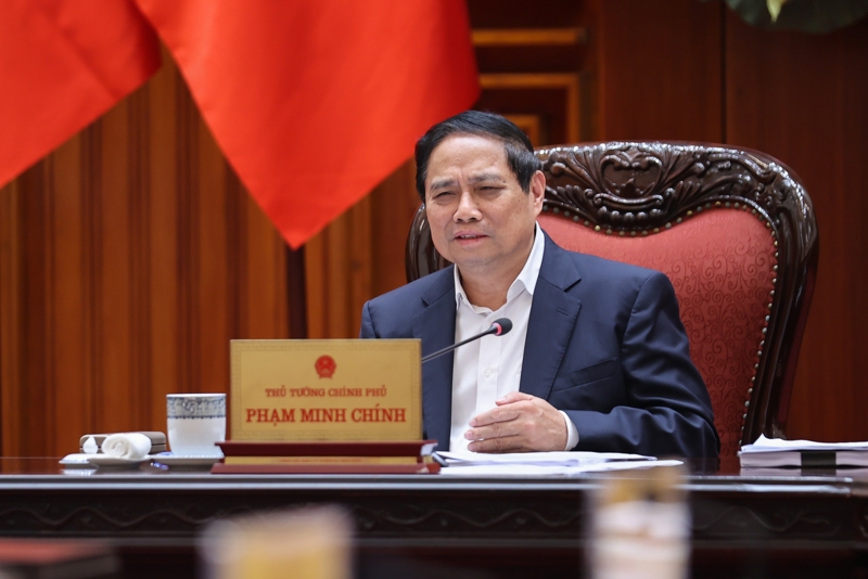 Thủ tướng chủ trì cuộc họp - Ảnh: VGP