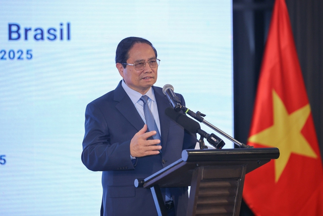 Prime Minister Pham Minh Chinh addresses Vietnam-Brazil Business Forum in Rio de Janeiro, onJuly 5. (Photo: VGP)