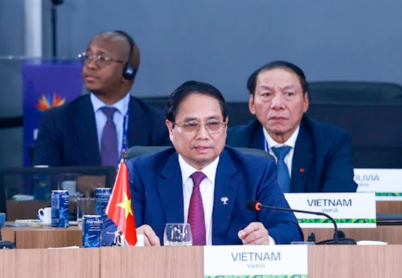 Thủ tướng Chính phủ Phạm Minh Chính phát biểu tại Phiên thảo luận cấp cao BRICS mở rộng về "Tăng cường chủ nghĩa đa phương, các vấn đề kinh tế - tài chính và trí tuệ nhân tạo" - Ảnh: VGP/Nhật Bắc.