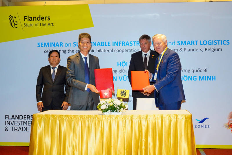 At a signing ceremony for cooperation between  Vietnam's HATECO  Group and Belgium's Camco Technologies nv. (Photo: tapchicongthuong.vn)
