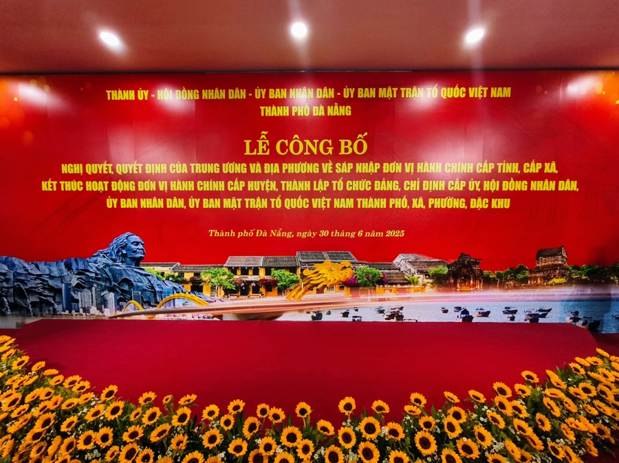 Lễ công bố Nghị quyết của Quốc hội về việc sáp nhập Quảng Nam và TP. Đà Nẵng