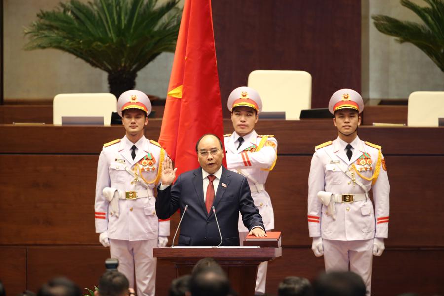 Chủ tịch nước Nguyễn Xuân Phúc: &quot;Con tàu Việt Nam sẽ vượt qua mọi sóng to, gió cả&quot; - Ảnh 1.