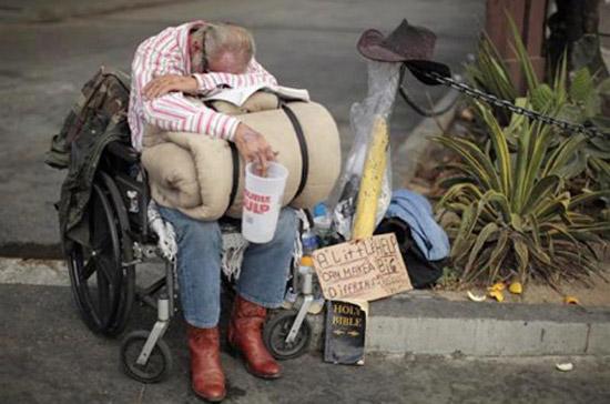 Cuộc sống khó khăn của người nghèo ở Mỹ - Ảnh 8