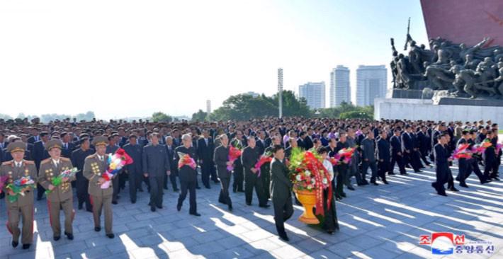 Triều Tiên không còn khoe tên lửa tầm xa trong lễ duyệt binh - Ảnh 2.