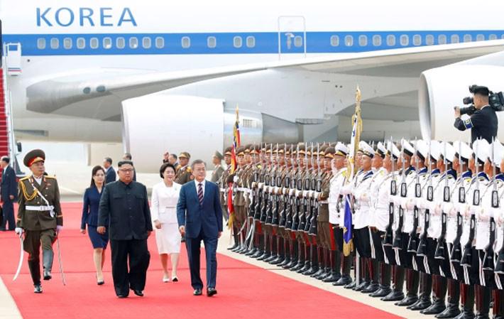 Chùm ảnh Triều Tiên hồ hởi đón Tổng thống Hàn Quốc sang thăm - Ảnh 9.