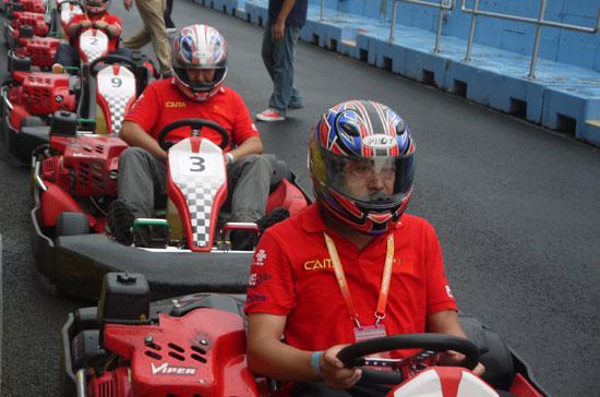 Cận cảnh trường đua tốc độ KF1 ở Singapore - Ảnh 12