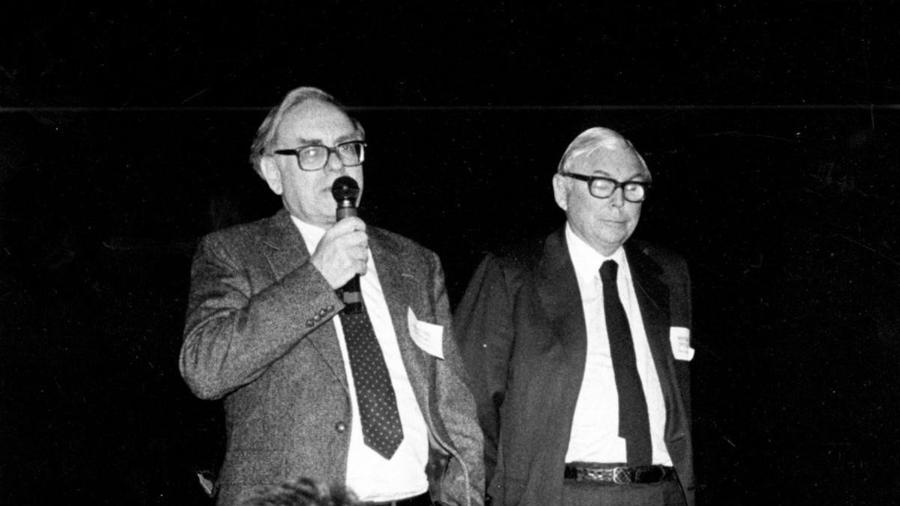 Cánh tay phải hơn 40 năm của Warren Buffett tại đế chế đầu tư là ai? - Ảnh 13.