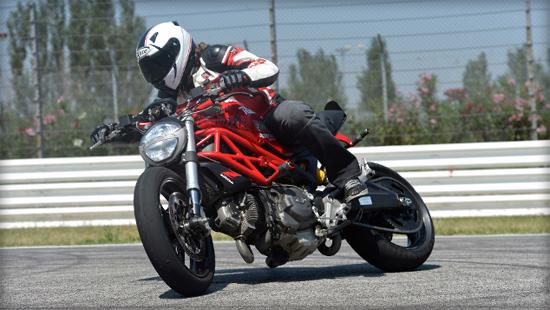 Những màn bốc đầu “nóng bỏng” của dàn Ducati - Ảnh 12