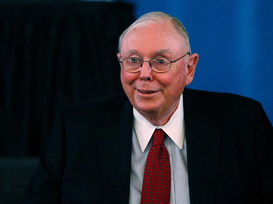 Cánh tay phải hơn 40 năm của Warren Buffett tại đế chế đầu tư là ai? - Ảnh 18.