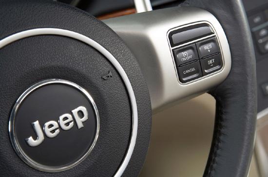 “Chiến mã” Jeep Grand Cherokee 2011 khoe dáng - Ảnh 5
