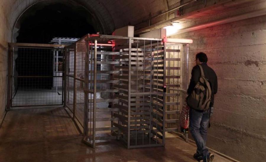 Mạng lưới hầm xuyên châu lục cất 10 tỷ USD Bitcoin cho giới giàu - Ảnh 1.